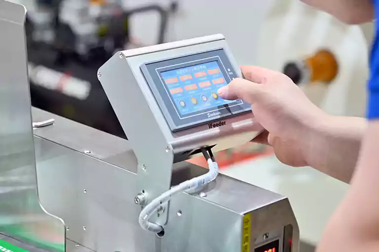 rewinder machine deviation correction system